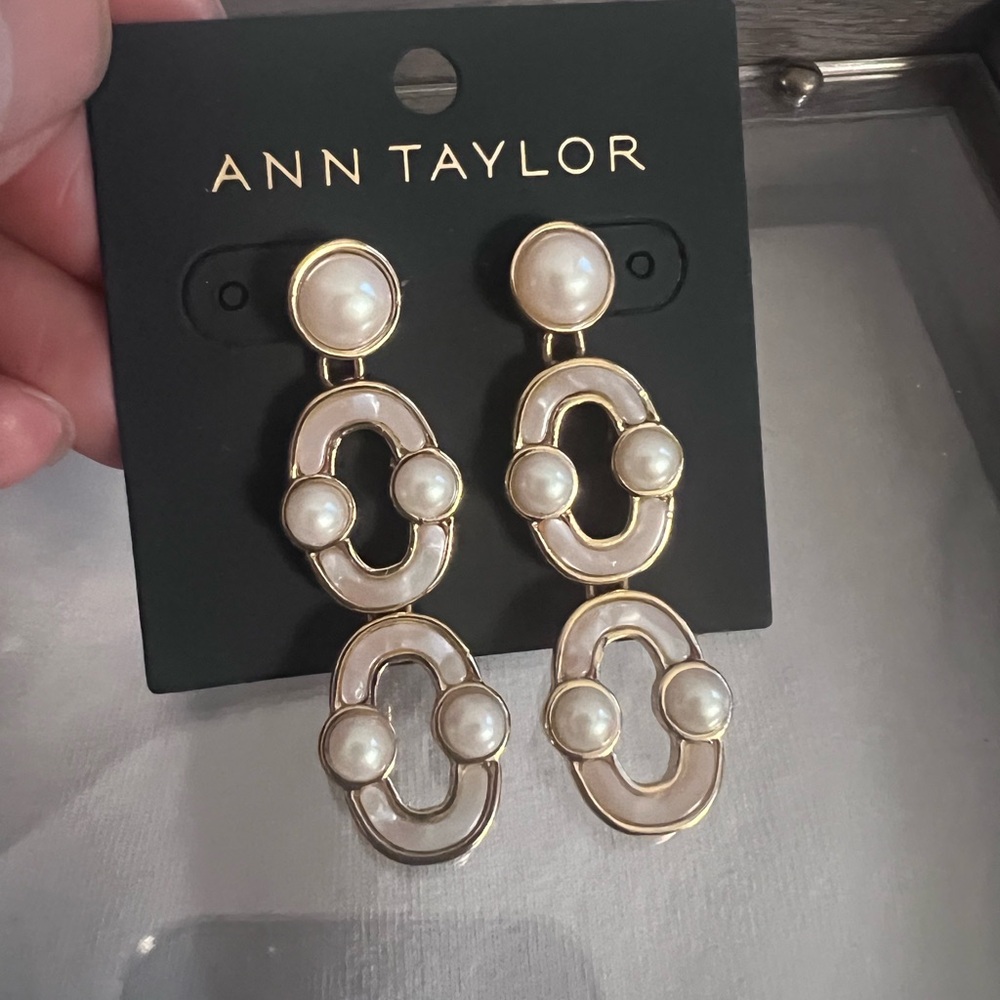 Ann Taylor Gold and Cream Pearl Earrings